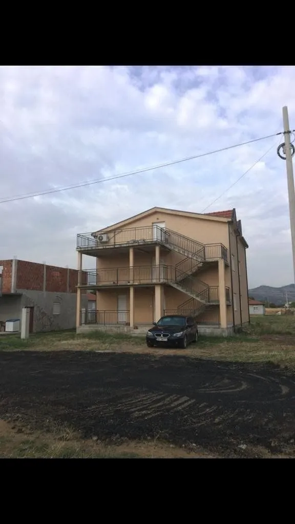 Prodaja, kuća, 340m², Kokoti, Podgorica