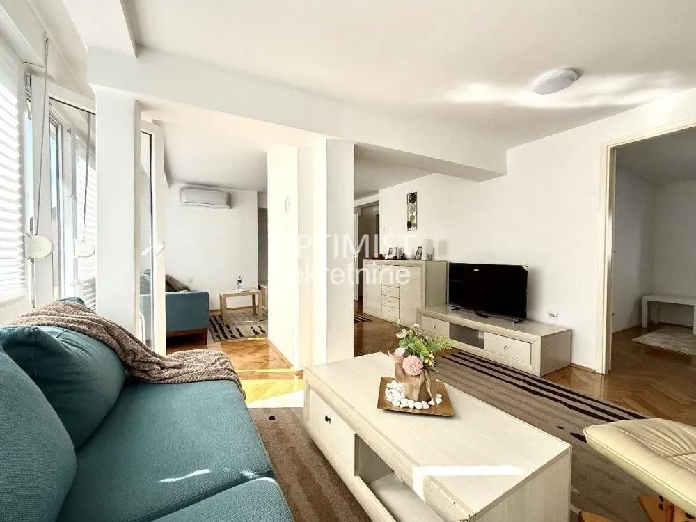 Rent, three bedroom apartment, 76m², Botanička Bašta, Palilula Sve Podlokacije