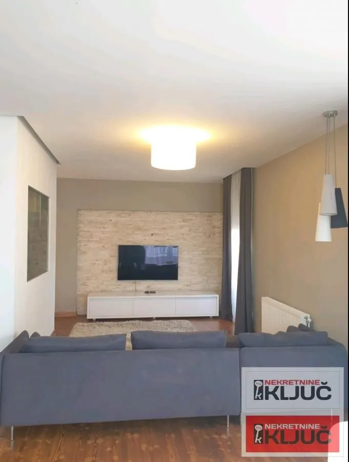 Prodaja, trosoban stan, 134m², Sajmište, Novi Sad