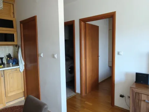 Rent, one bedroom apartment, 40m², Pobrežje, Podgorica - image 2
