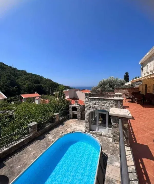 Rent, house, 443m², Reževići, Budva