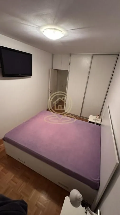 Izdavanje, četvorosoban stan, 100m², Savski Venac, Beograd
