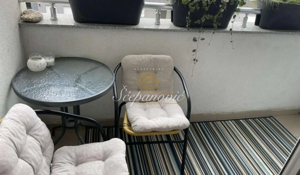 Prodaja, trosoban stan, 72m², Sajam, Novi Sad Sve Podlokacije