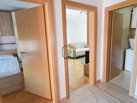 Izdavanje, jednosoban stan, 43m², Stari Aerodrom, Podgorica - image 10