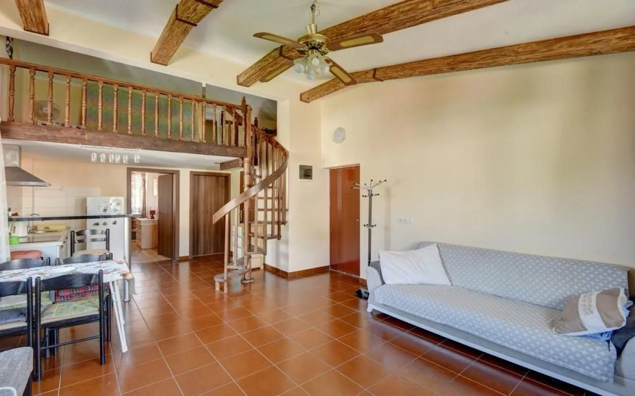Izdavanje, dvosoban stan, 65m², Sutomore, Bar
