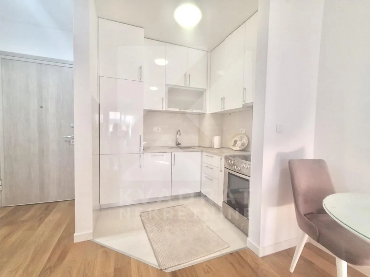 Prodaja, jednosoban stan, 40m², Central Point, Podgorica