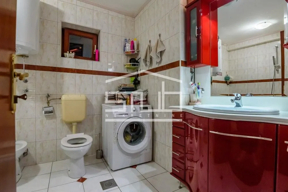 Sale, four bedroom apartment, 105m², Stari Grad, Beograd