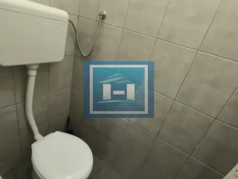 Izdavanje, poslovni prostor, 130m², Centar, Ćuprija - image 11