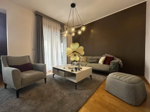 Izdavanje, dvosoban stan, 125m², Krivi Most, Podgorica