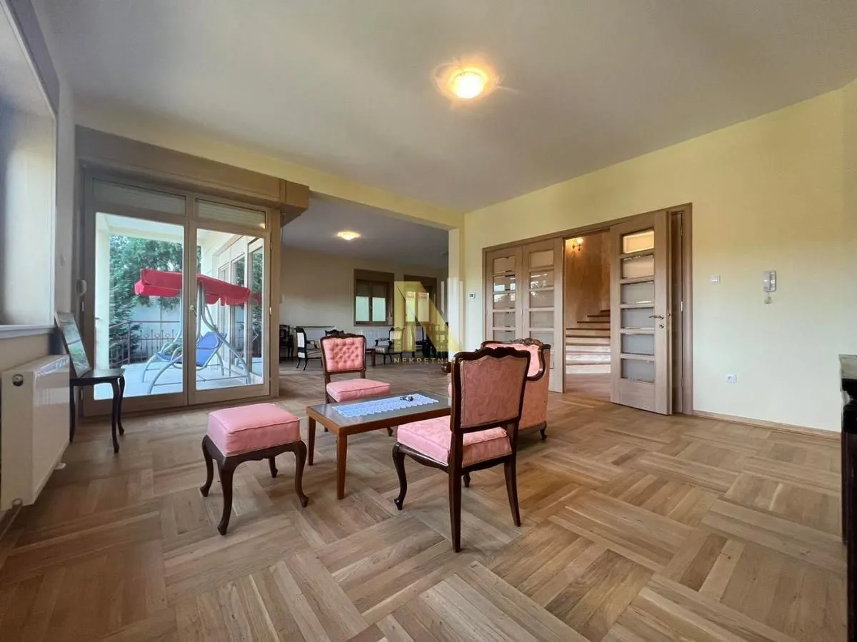 Izdavanje, kuća, 450m², Sremska Kamenica, Petrovaradin