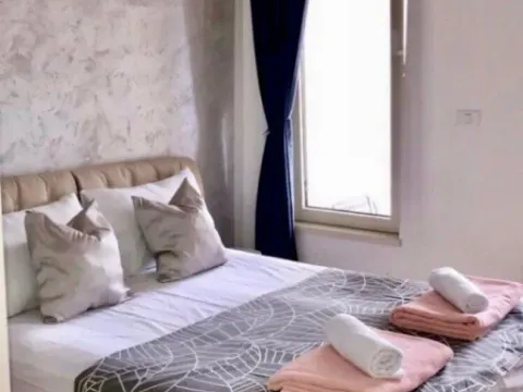 Izdavanje, jednosoban stan, 55m², Centar, Budva - image 9