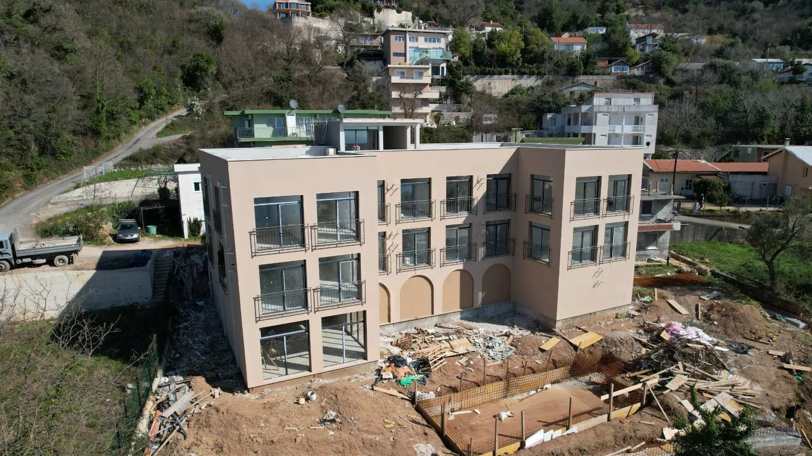 Prodaja, ugostiteljski objekat, 1680m², Seoce, Budva