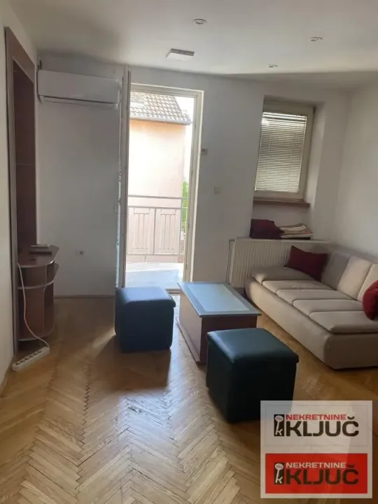 Izdavanje, jednosoban stan, 40m², Centar, Novi Sad