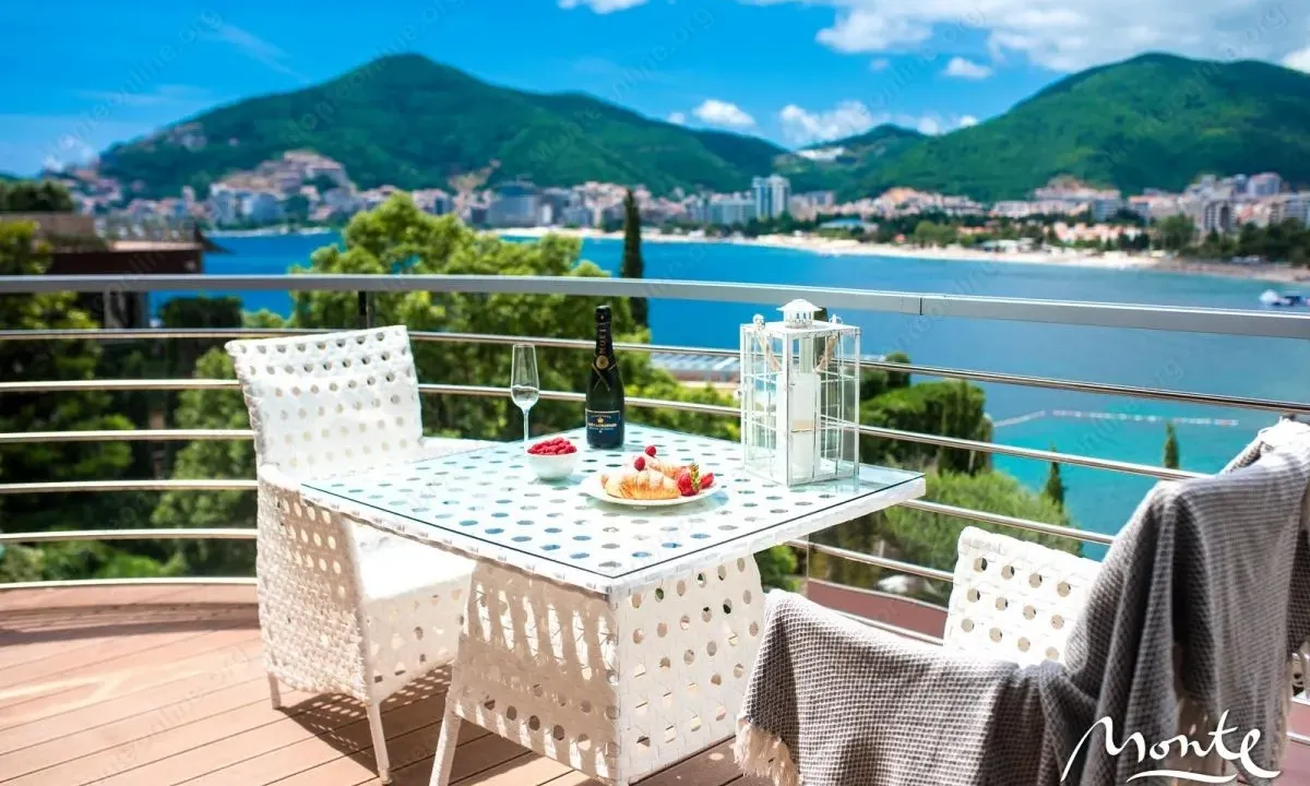 Prodaja, trosoban stan, 154m², Budva, Crna Gora