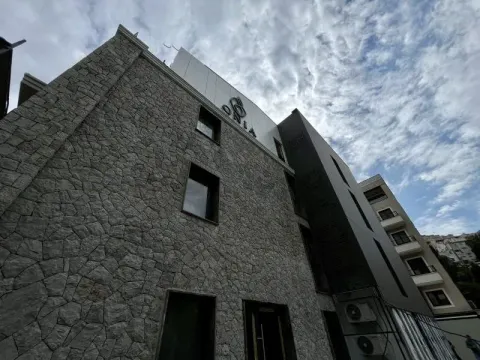 Prodaja, jednosoban stan, 69m², Centar, Budva - image 1