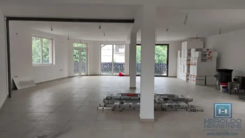 Rent, office space, 140m², Centar, Leskovac - image 14