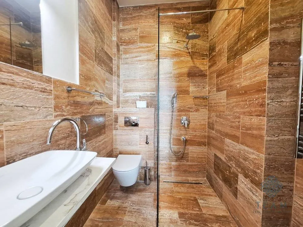 Izdavanje, kuća, 180m², Reževići, Budva