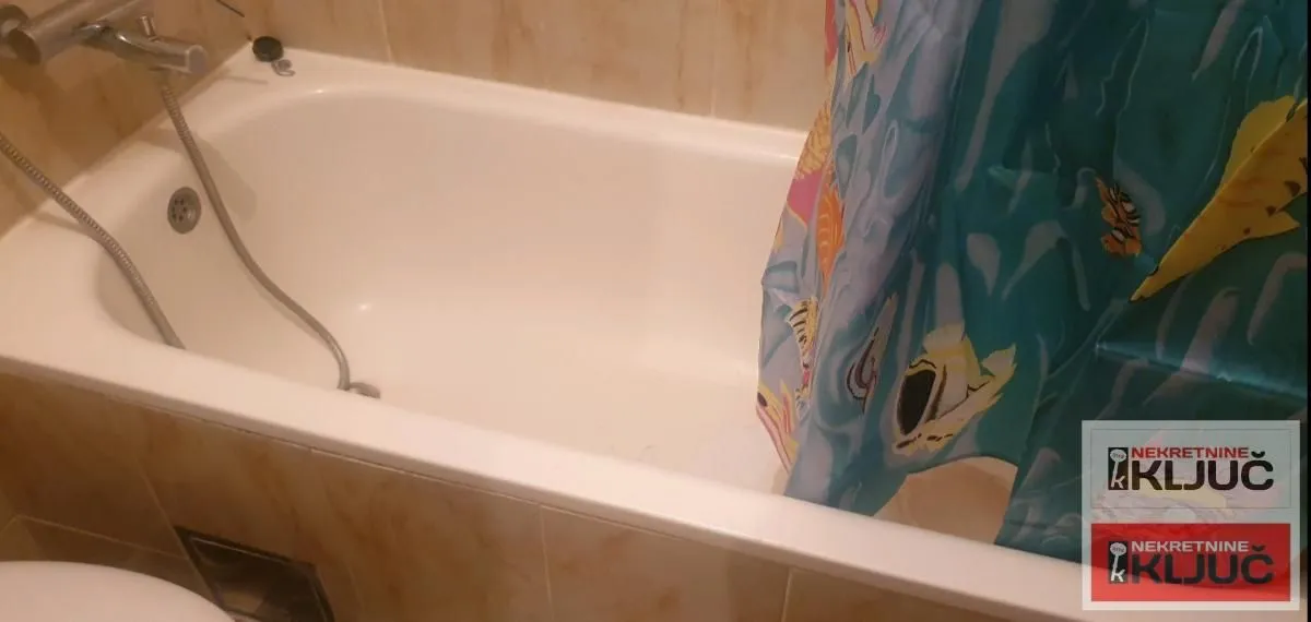 Izdavanje, jednosoban stan, 47m², Socijalno, Novi Sad Sve Podlokacije