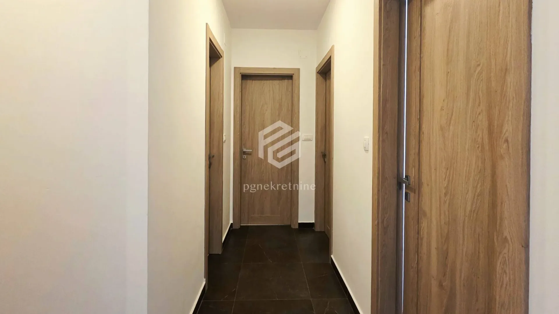 Rent, two bedroom apartment, 69m², City Kvart, Podgorica