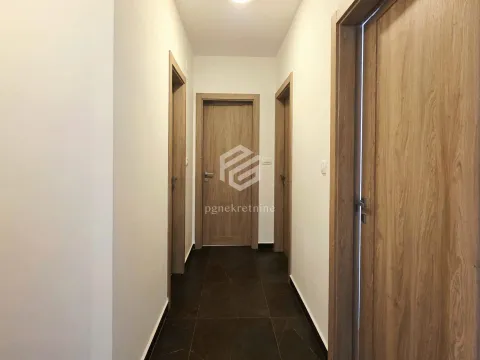 Rent, two bedroom apartment, 69m², City Kvart, Podgorica - image 11