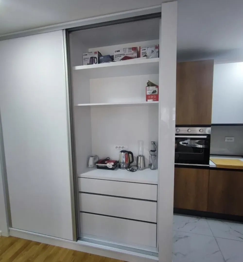 Izdavanje, trosoban stan, 68m², Višnjička Banja, Palilula Sve Podlokacije