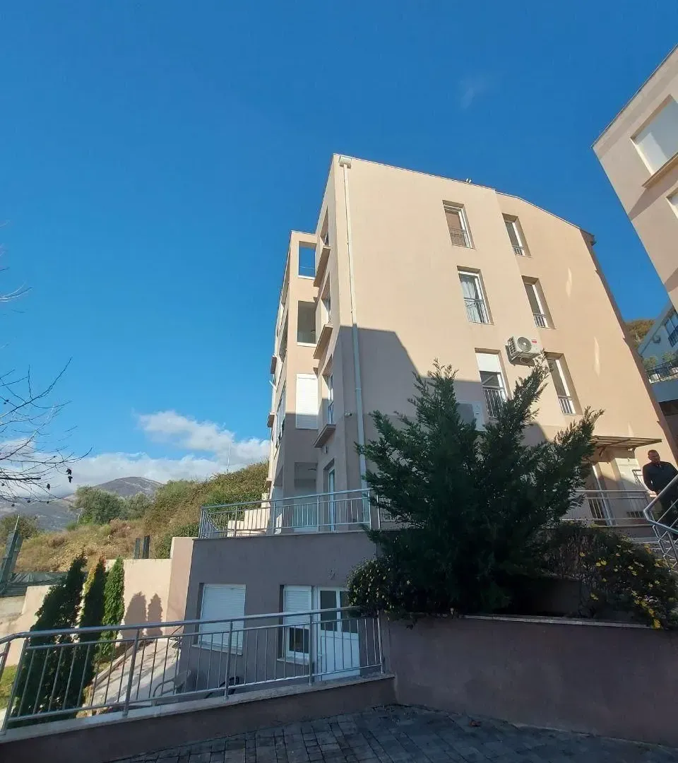 Prodaja, dvosoban stan, 100m², Donja Lastva, Tivat