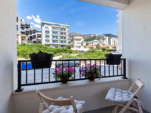 Sale, one bedroom apartment, 44m², Bečići, Budva - image 9