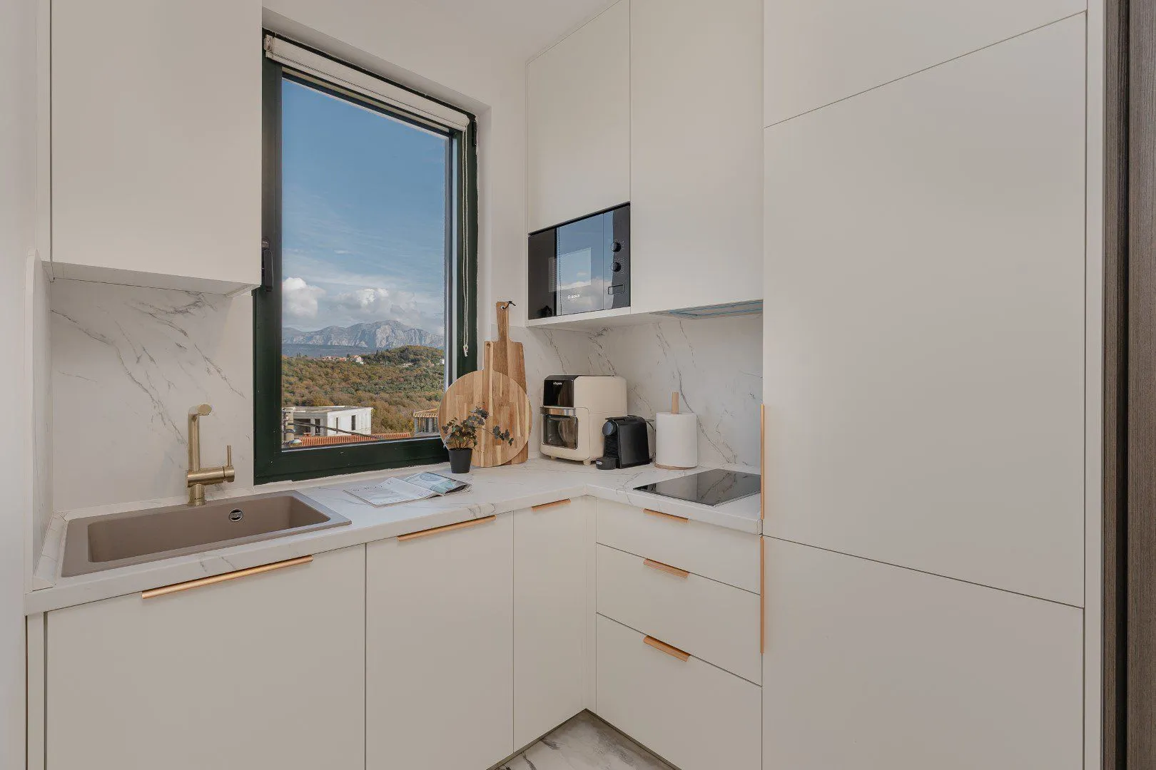 Prodaja, jednosoban stan, 60m², Radovići, Tivat