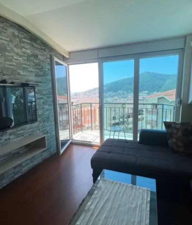 Prodaja, dvosoban stan, 63m², Lazi, Budva