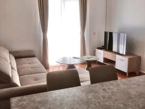 Izdavanje, trosoban stan, 110m², Seoce, Budva - image 1