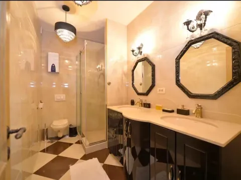 Rent, one bedroom apartment, 115m², Stari Grad Kotor, Kotor - image 8