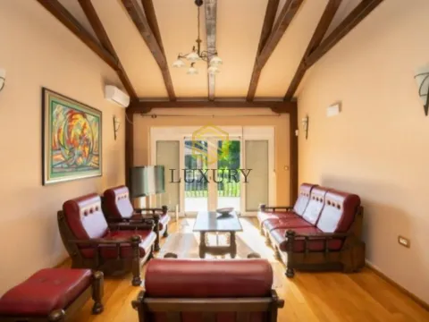 Izdavanje, kuća, 160m², Rogami, Podgorica - image 4