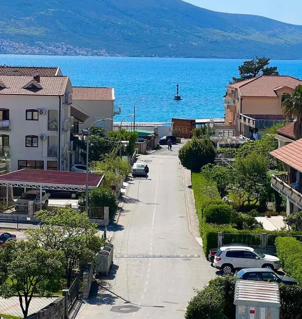 Rent, one bedroom apartment, 40m², Centar, Tivat