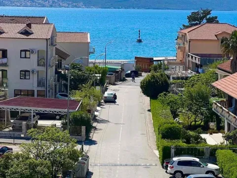Izdavanje, jednosoban stan, 40m², Centar, Tivat - image 2