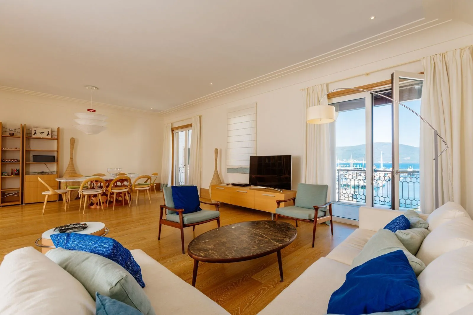 Sale, four bedroom apartment, 240m², Tivat, Crna Gora