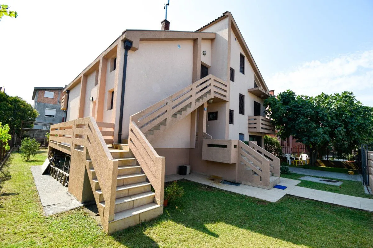 Prodaja, kuća, 300m², Stari Aerodrom, Podgorica