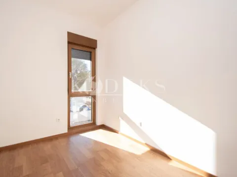 Rent, three bedroom apartment, 81m², Vezirov Most, Podgorica - image 8