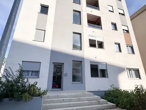 Izdavanje, jednosoban stan, 42m², Zabjelo, Podgorica - image 1