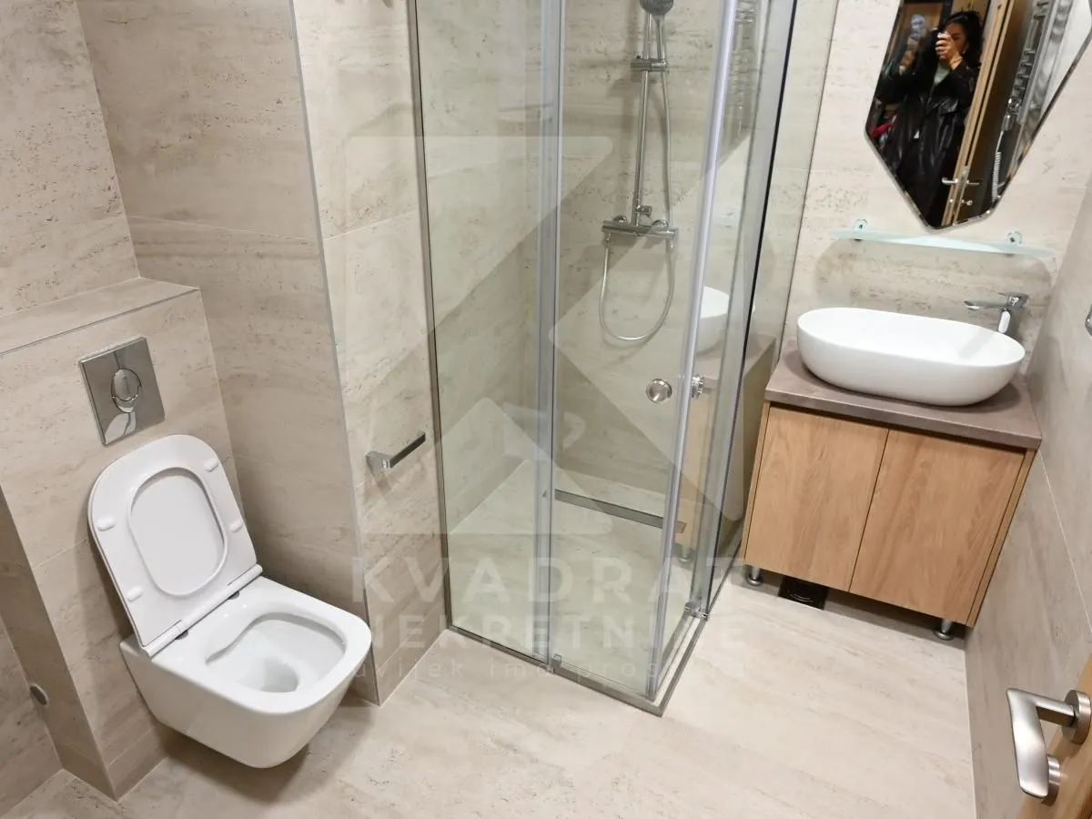 Rent, office space, 106m², Baston, Podgorica
