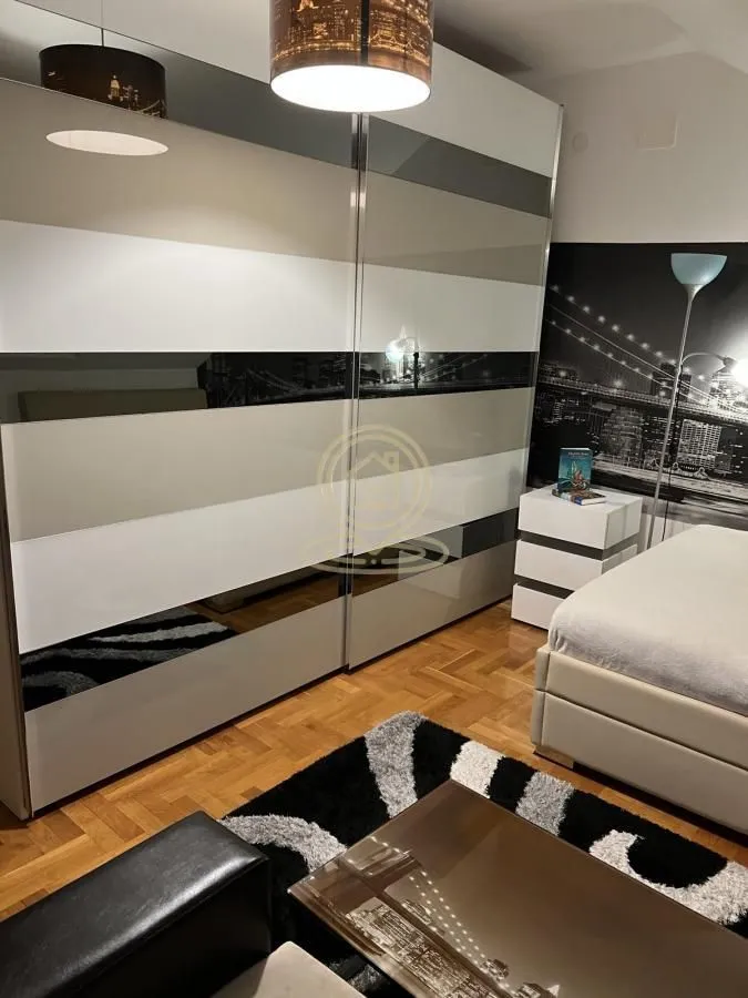 Prodaja, četvorosoban stan, 128m², Novo naselje, Novi Sad