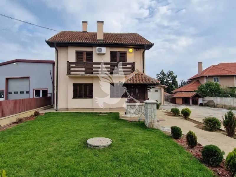 Prodaja, kuća, 716m², Velika Krsna, Mladenovac