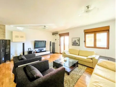 Sale, three bedroom apartment, 105m², Stari Aerodrom, Podgorica