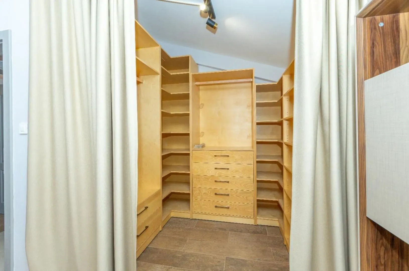 Prodaja, kuća, 234m², Tivat, Crna Gora
