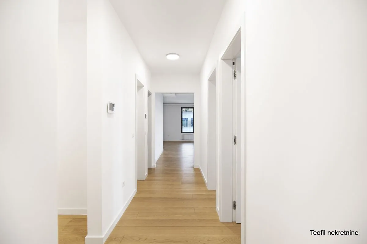 Izdavanje, četvorosoban stan, 122m², Stari Grad, Beograd