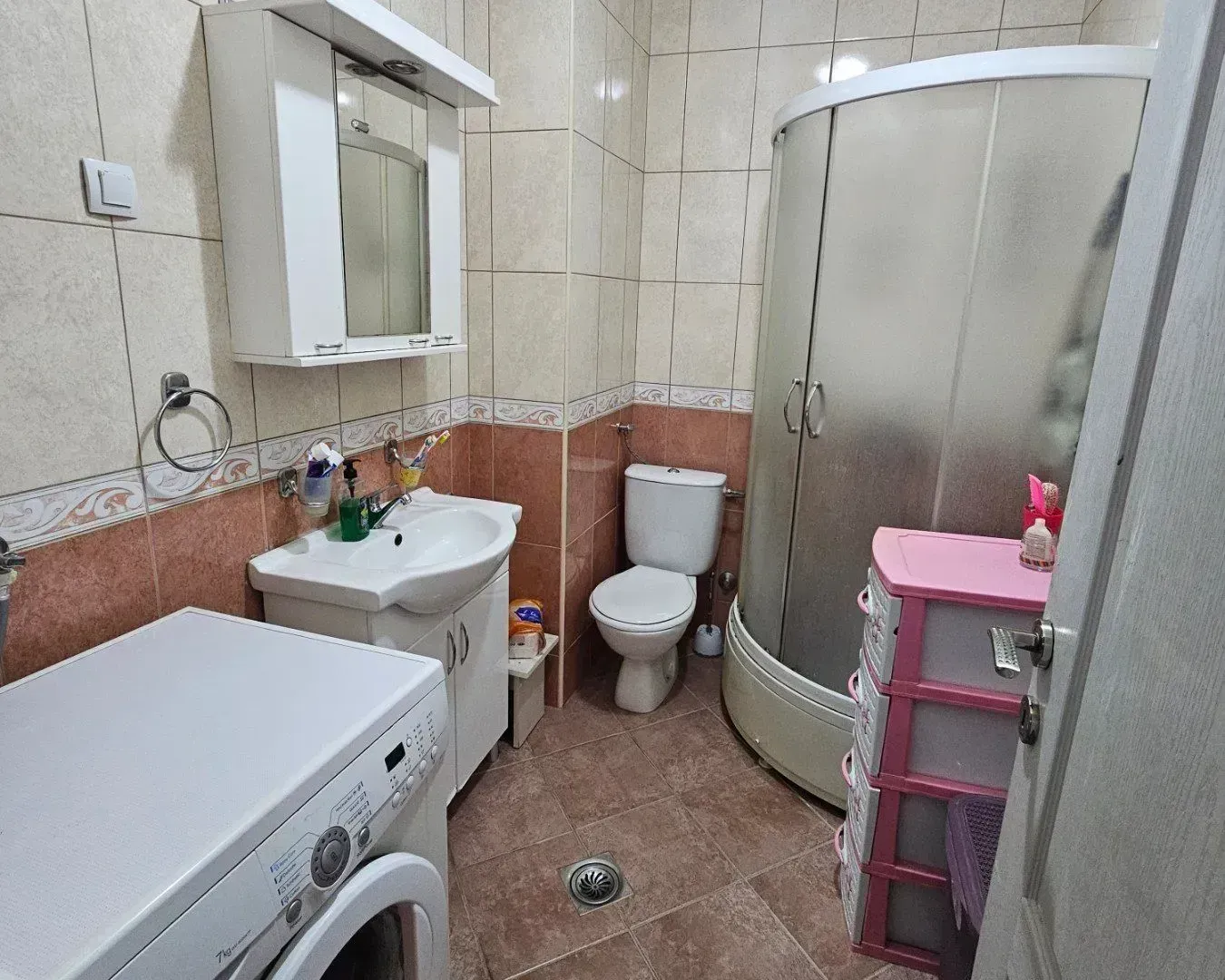 Rent, three bedroom apartment, 100m², Pejton, Podgorica