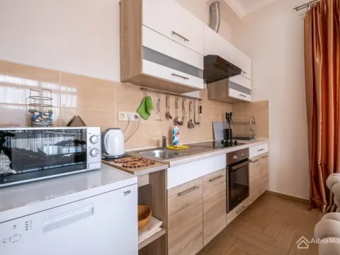 Prodaja, dvosoban stan, 79m², Orahovac, Kotor - image 8