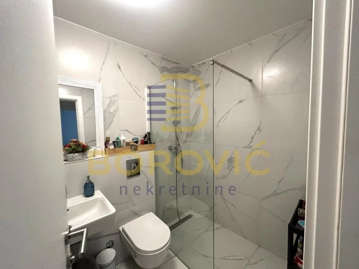 Prodaja, trosoban stan, 70m², Zemun Sve Podlokacije, Beograd