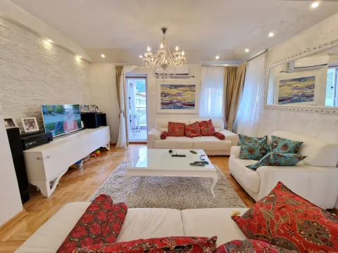 Sale, two bedroom apartment, 90m², Budva, Crna Gora - image 1