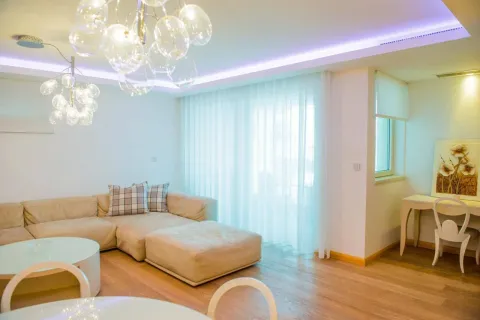 Rent, one bedroom apartment, 77m², Bulevar, Budva - image 2