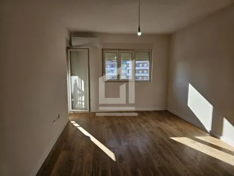 Izdavanje, jednosoban stan, 49m², Central Point, Podgorica - image 2